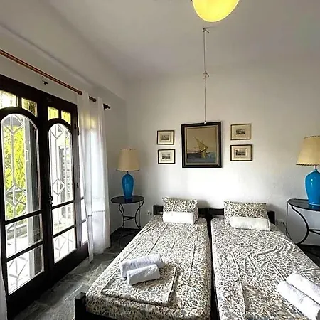 Spacious Maisonette On The 