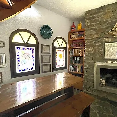 Hotel Spacious Maisonette On The 