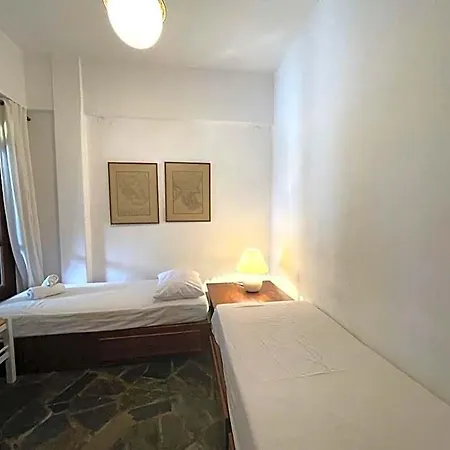 Spacious Maisonette On The 