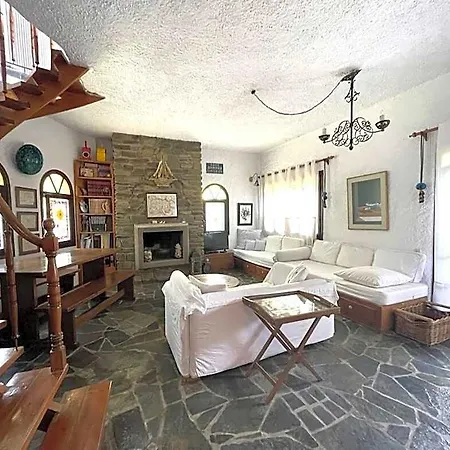 Hotel Spacious Maisonette On The 