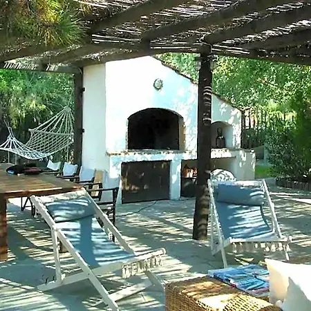 Spacious Maisonette On The 