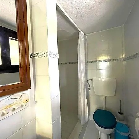 Spacious Maisonette On The 