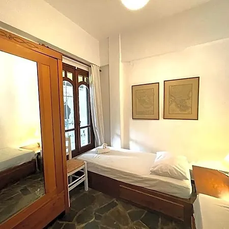 Spacious Maisonette On The 