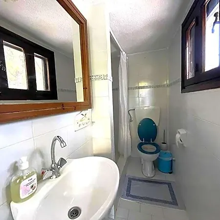Spacious Maisonette On The 