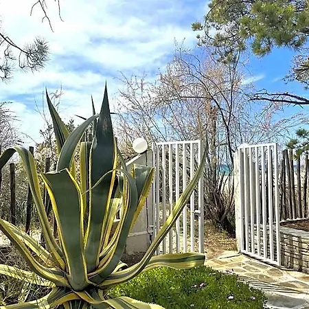 Spacious Maisonette On The 